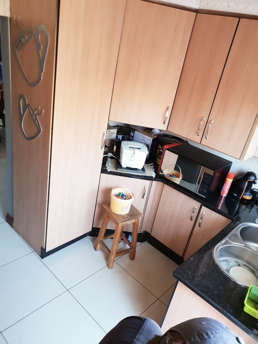 To Let 5 Bedroom Property for Rent in Rooihuiskraal North Gauteng