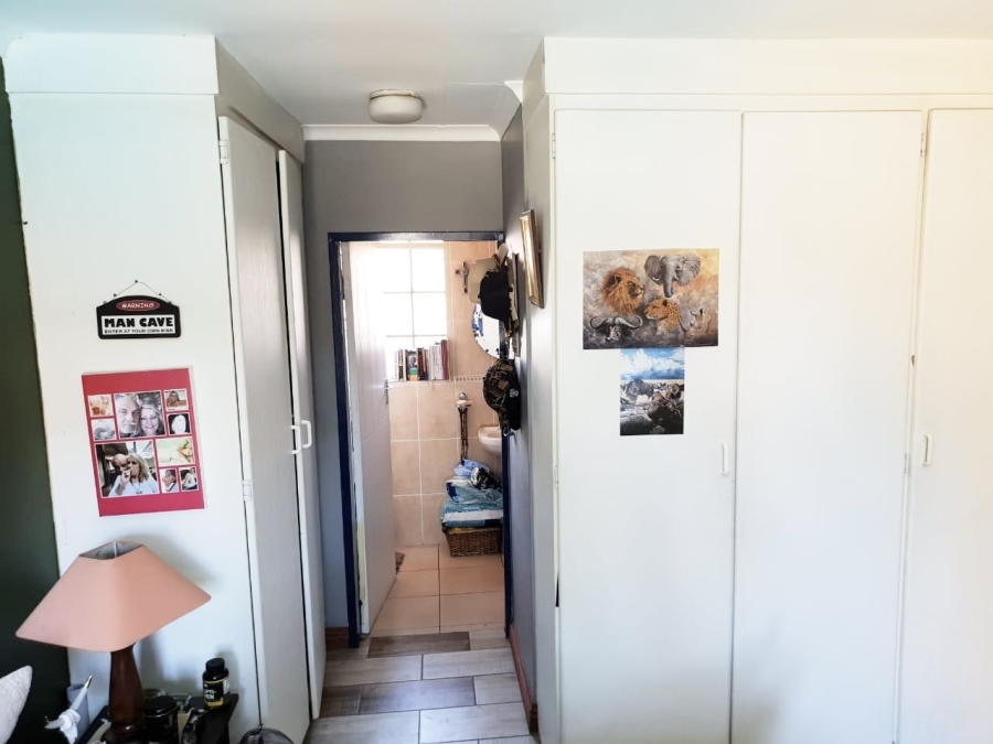 To Let 5 Bedroom Property for Rent in Rooihuiskraal North Gauteng