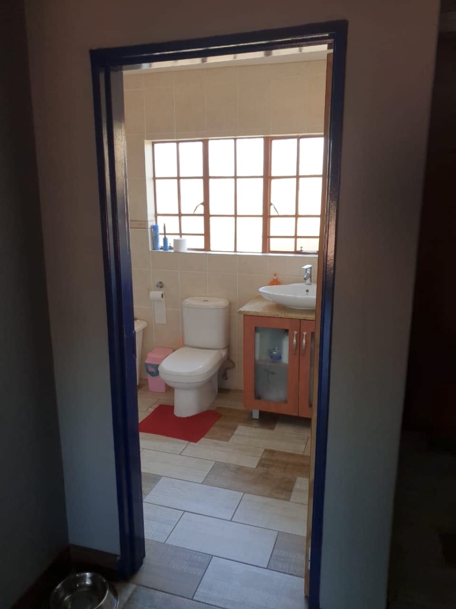 To Let 5 Bedroom Property for Rent in Rooihuiskraal North Gauteng