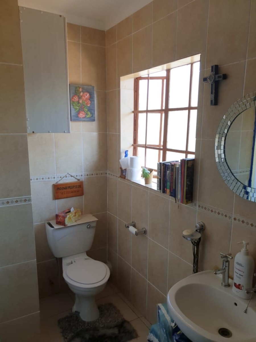 To Let 5 Bedroom Property for Rent in Rooihuiskraal North Gauteng