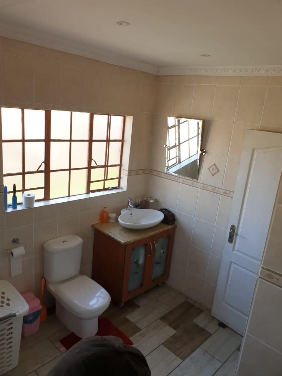 To Let 5 Bedroom Property for Rent in Rooihuiskraal North Gauteng