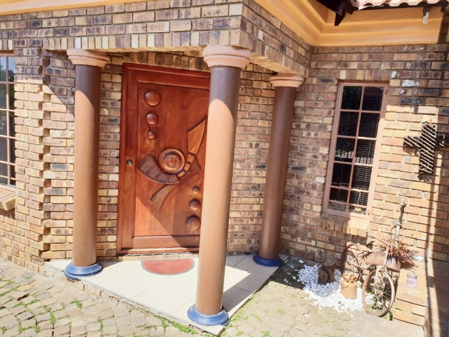 To Let 5 Bedroom Property for Rent in Rooihuiskraal North Gauteng