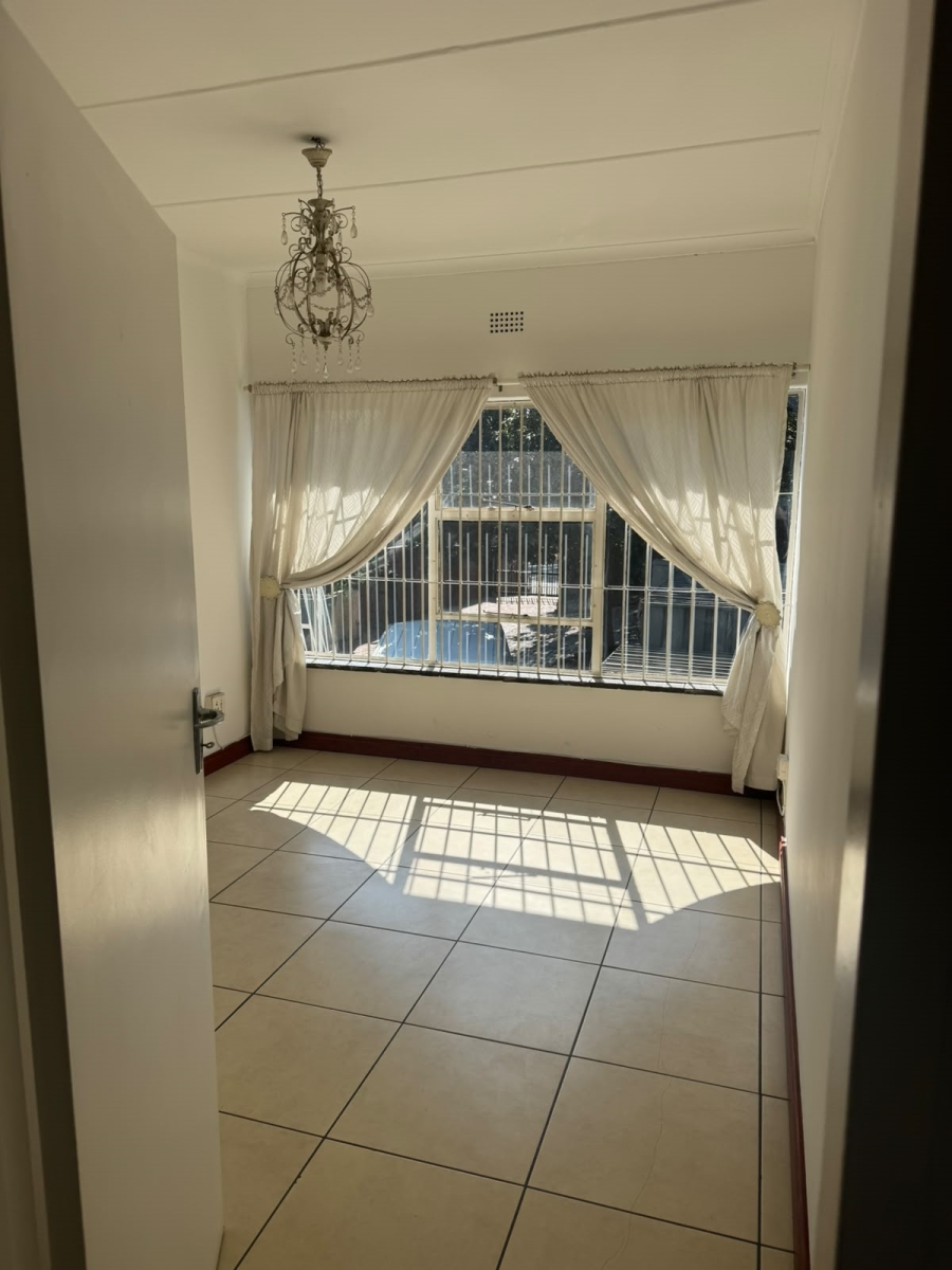 To Let Commercial Property for Rent in Dowerglen Gauteng