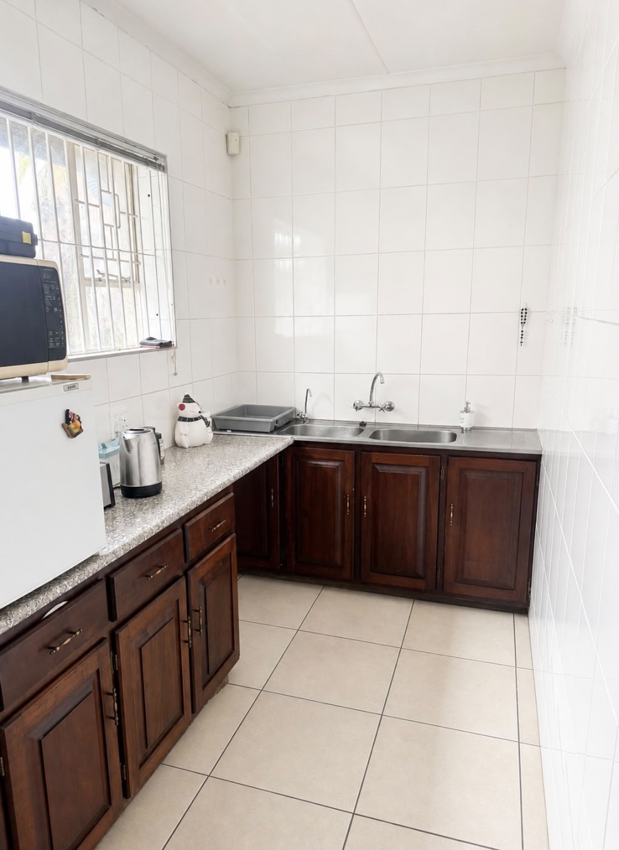 To Let Commercial Property for Rent in Dowerglen Gauteng