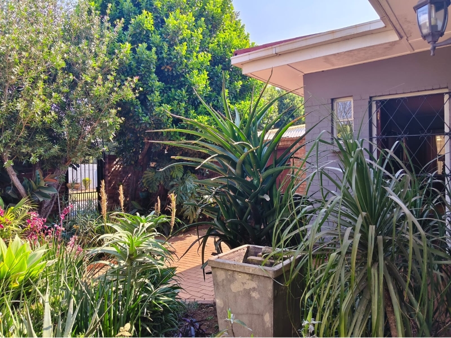 4 Bedroom Property for Sale in Edenvale Central Gauteng