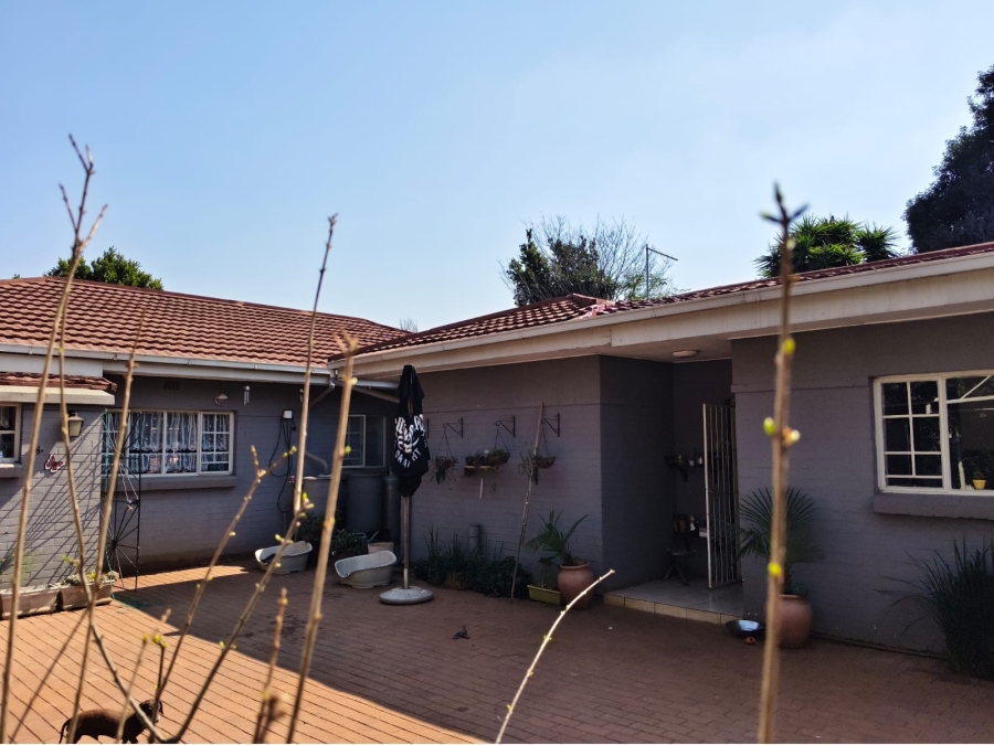 4 Bedroom Property for Sale in Edenvale Central Gauteng