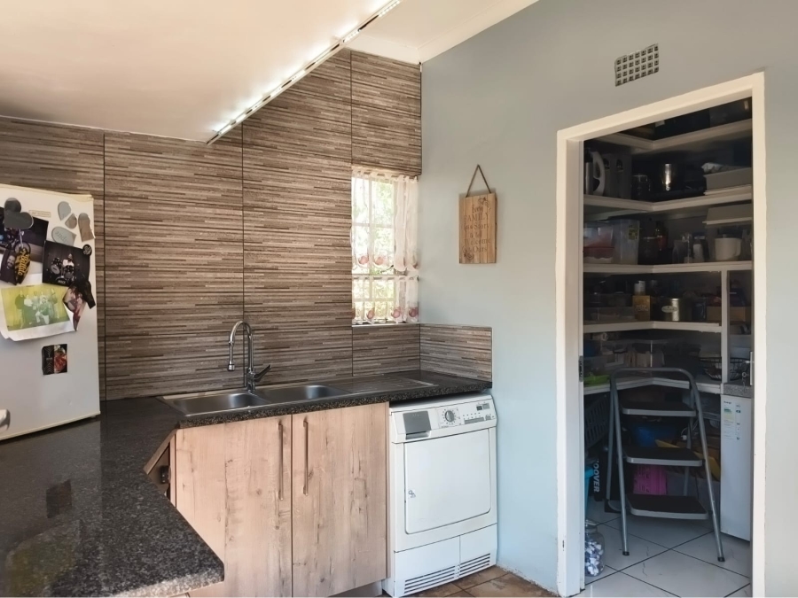4 Bedroom Property for Sale in Edenvale Central Gauteng