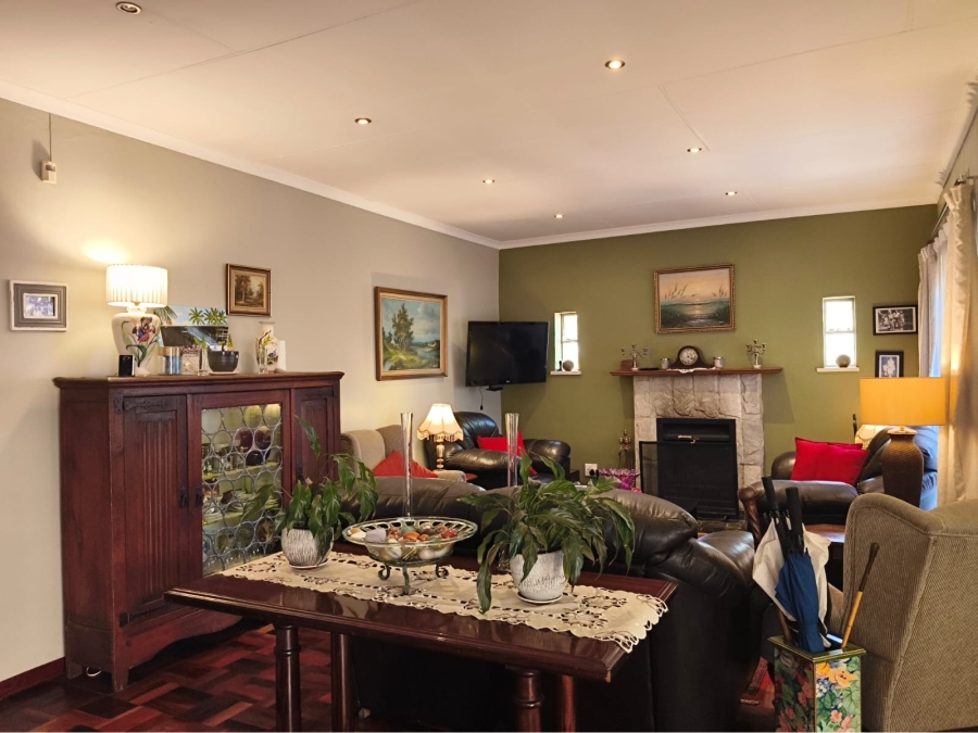 4 Bedroom Property for Sale in Edenvale Central Gauteng