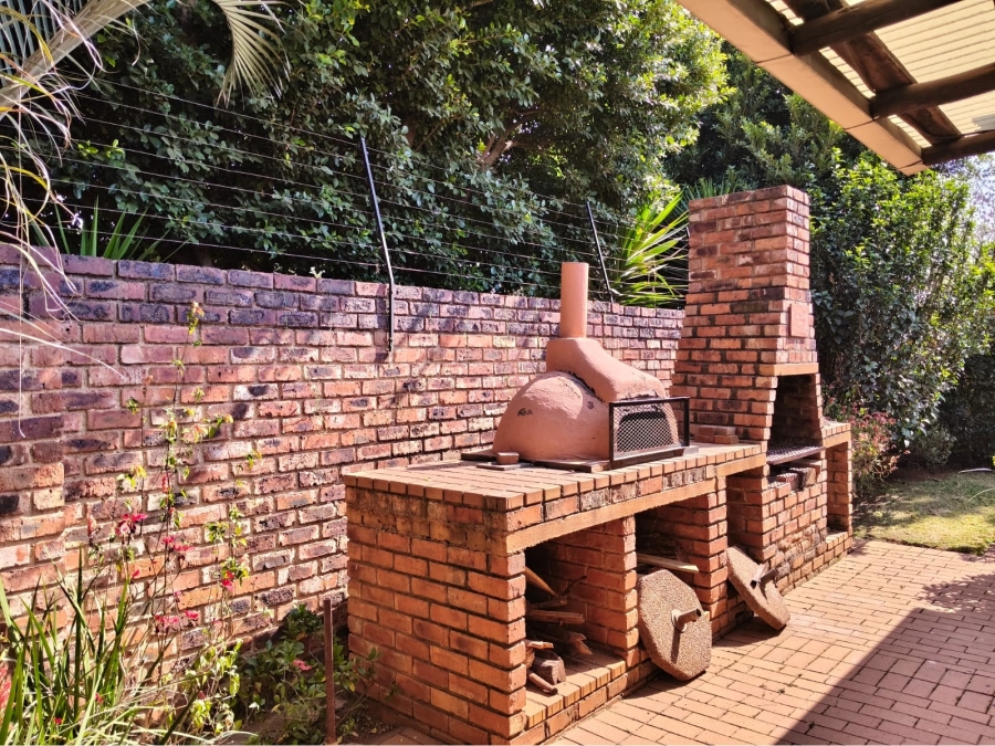 4 Bedroom Property for Sale in Edenvale Central Gauteng