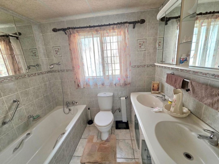 3 Bedroom Property for Sale in Farrar Park Gauteng