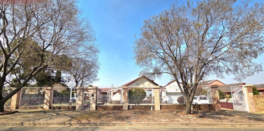 3 Bedroom Property for Sale in Farrar Park Gauteng