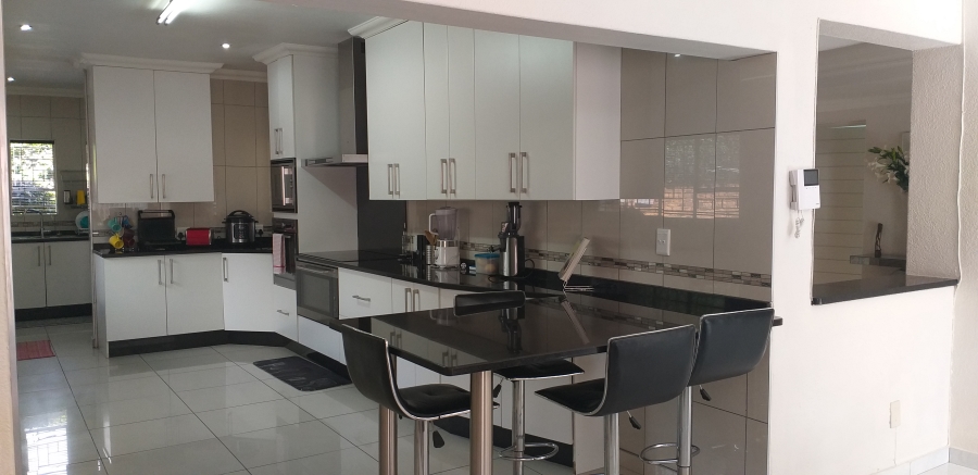 4 Bedroom Property for Sale in Farrarmere Gauteng