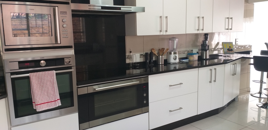 4 Bedroom Property for Sale in Farrarmere Gauteng