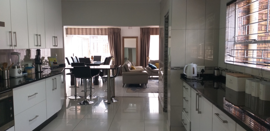 4 Bedroom Property for Sale in Farrarmere Gauteng