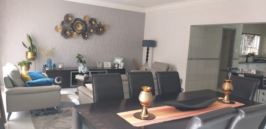 4 Bedroom Property for Sale in Farrarmere Gauteng