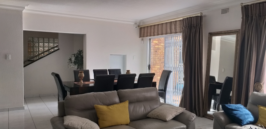 4 Bedroom Property for Sale in Farrarmere Gauteng