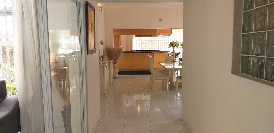 4 Bedroom Property for Sale in Farrarmere Gauteng