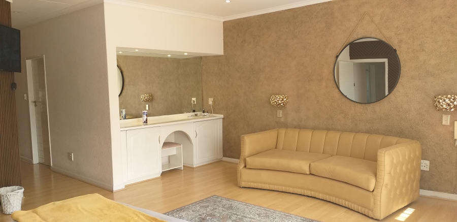 4 Bedroom Property for Sale in Farrarmere Gauteng