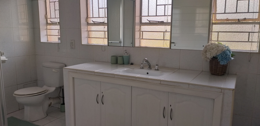 4 Bedroom Property for Sale in Farrarmere Gauteng