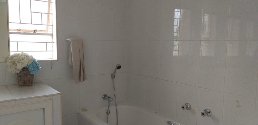 4 Bedroom Property for Sale in Farrarmere Gauteng