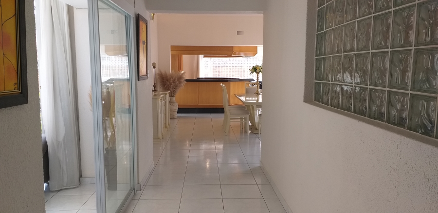 4 Bedroom Property for Sale in Farrarmere Gauteng