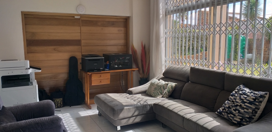 4 Bedroom Property for Sale in Farrarmere Gauteng