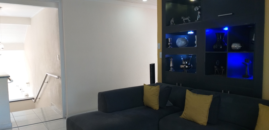 4 Bedroom Property for Sale in Farrarmere Gauteng