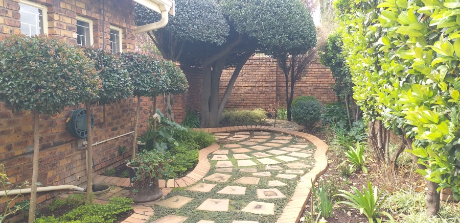 4 Bedroom Property for Sale in Farrarmere Gauteng