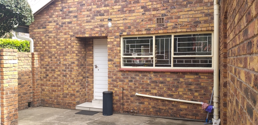 4 Bedroom Property for Sale in Farrarmere Gauteng