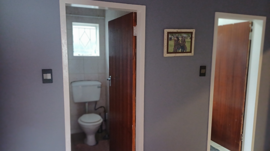 5 Bedroom Property for Sale in Linmeyer Gauteng