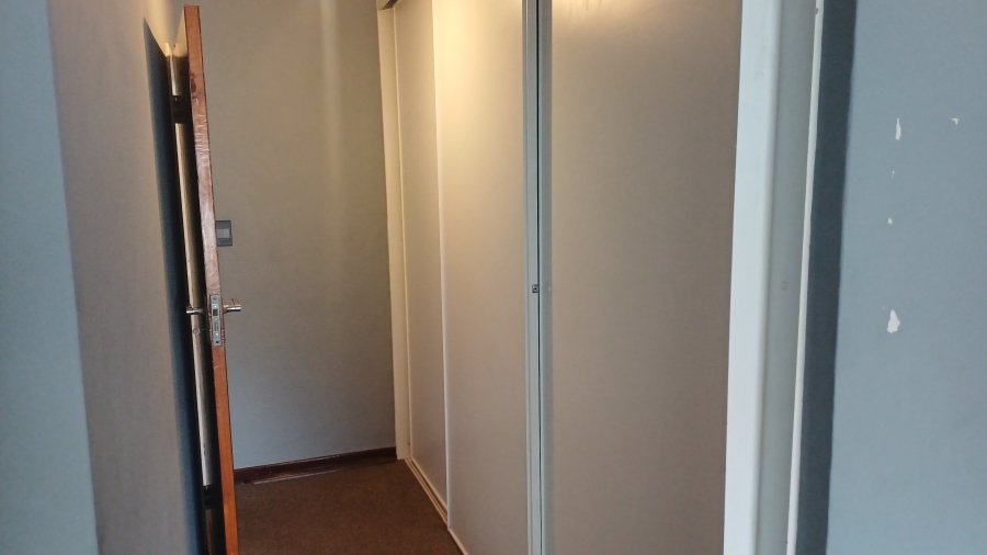 5 Bedroom Property for Sale in Linmeyer Gauteng