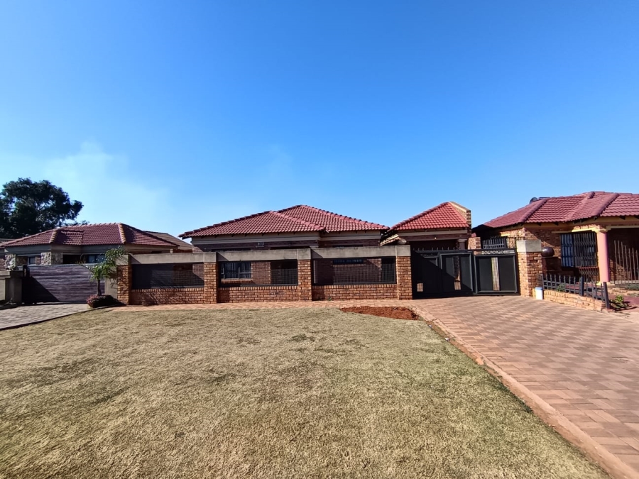 To Let 3 Bedroom Property for Rent in Kwa Thema Gauteng