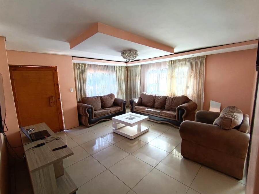 To Let 3 Bedroom Property for Rent in Kwa Thema Gauteng