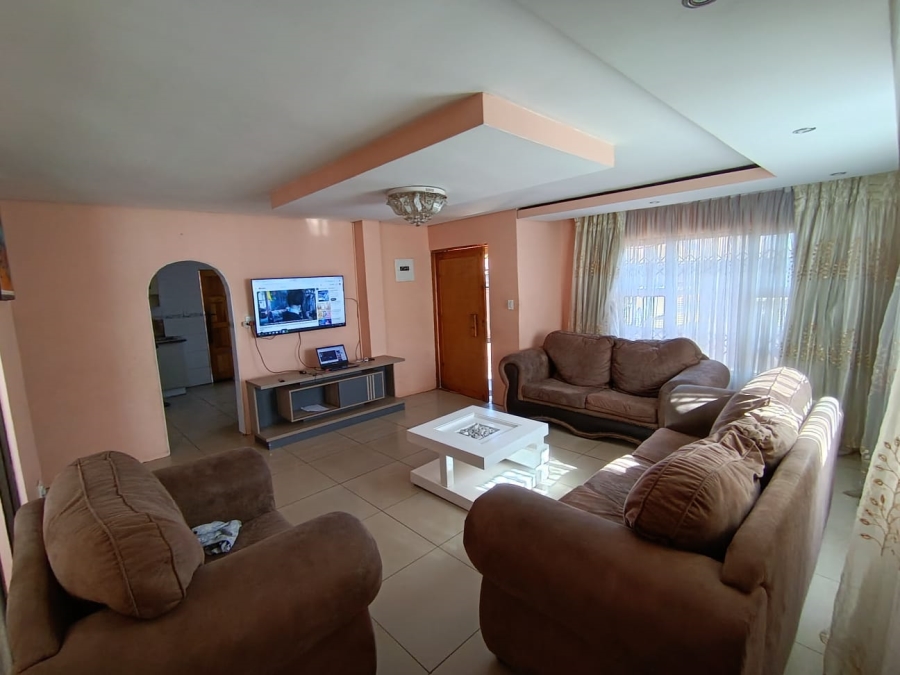 To Let 3 Bedroom Property for Rent in Kwa Thema Gauteng