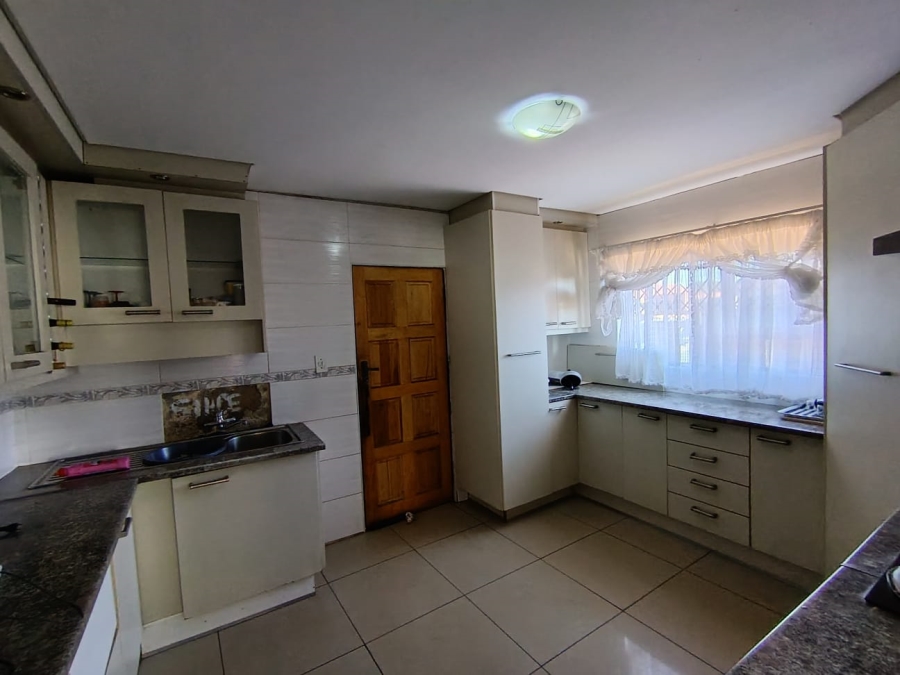 To Let 3 Bedroom Property for Rent in Kwa Thema Gauteng