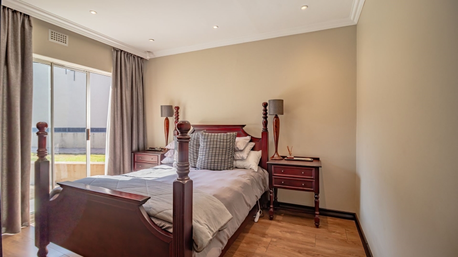 To Let 4 Bedroom Property for Rent in Bedfordview Gauteng