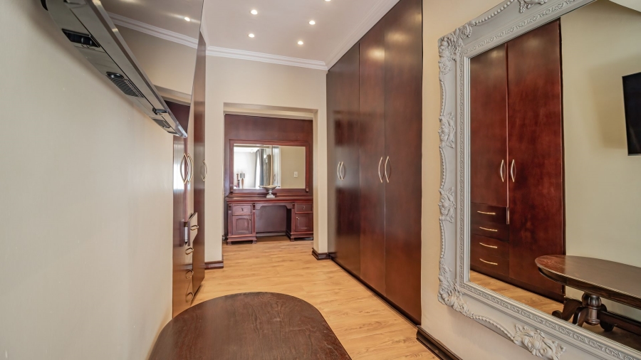 To Let 4 Bedroom Property for Rent in Bedfordview Gauteng