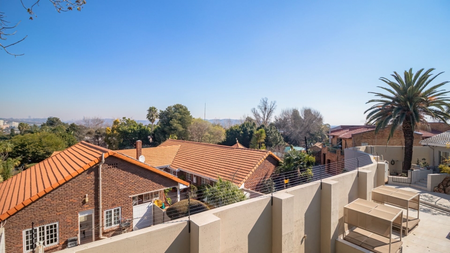 To Let 4 Bedroom Property for Rent in Bedfordview Gauteng