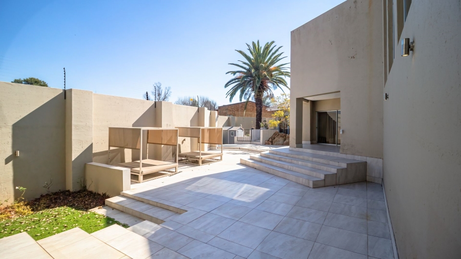 To Let 4 Bedroom Property for Rent in Bedfordview Gauteng