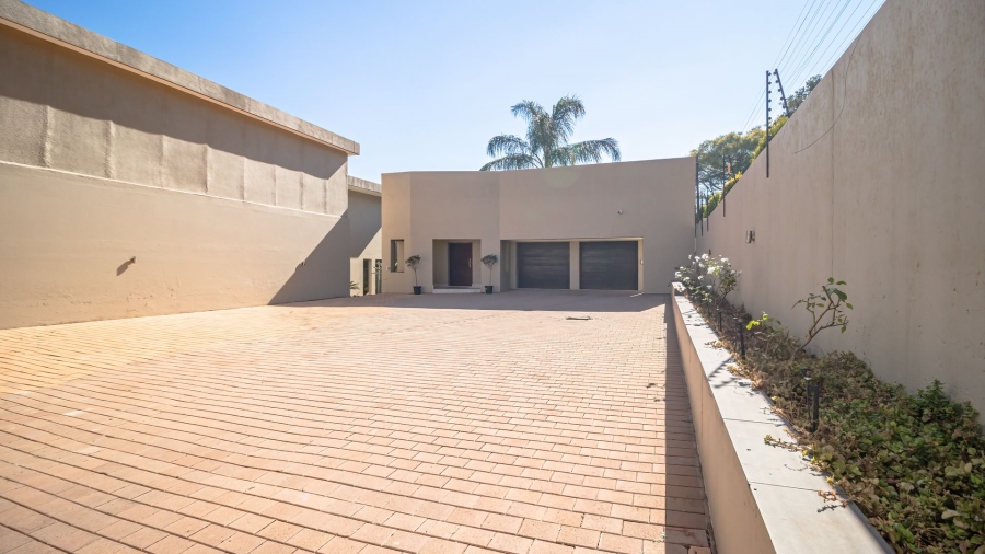 To Let 4 Bedroom Property for Rent in Bedfordview Gauteng