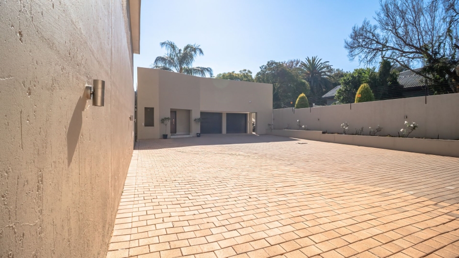 To Let 4 Bedroom Property for Rent in Bedfordview Gauteng