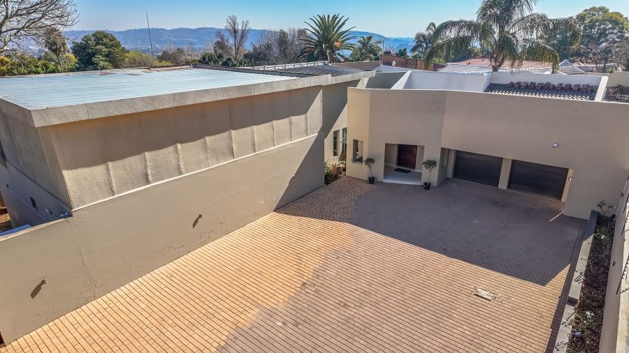 To Let 4 Bedroom Property for Rent in Bedfordview Gauteng