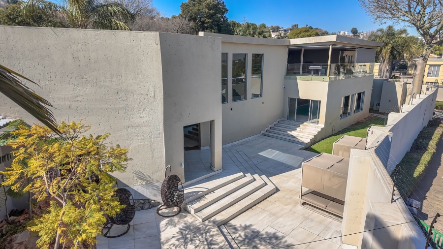 To Let 4 Bedroom Property for Rent in Bedfordview Gauteng