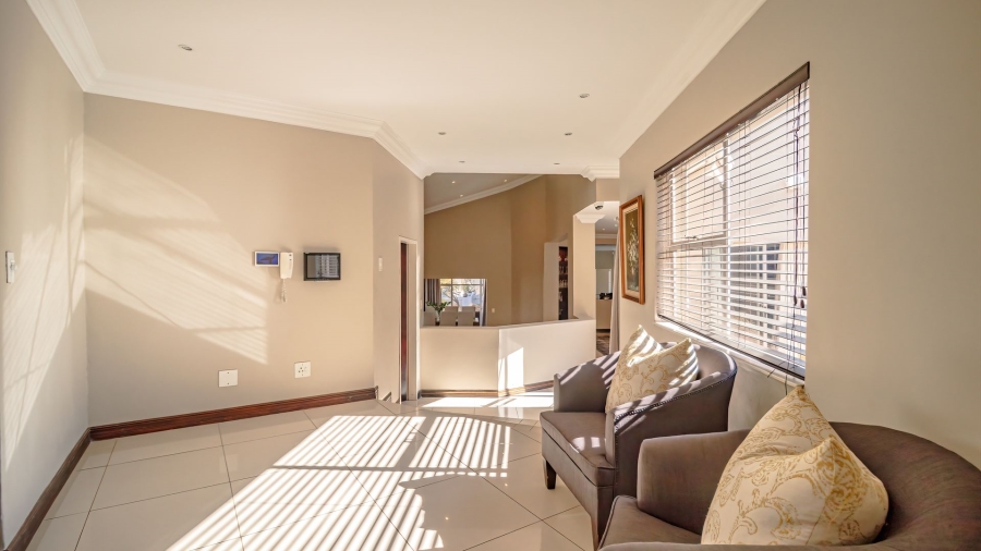 To Let 4 Bedroom Property for Rent in Bedfordview Gauteng