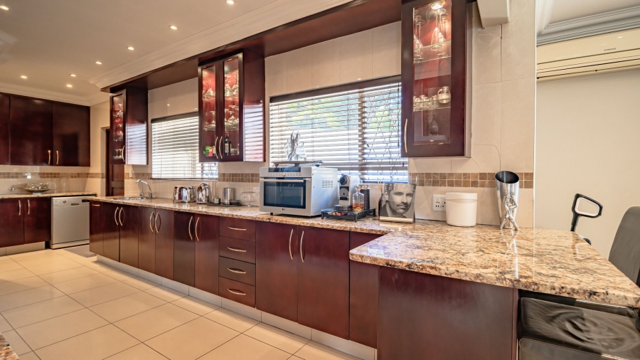 To Let 4 Bedroom Property for Rent in Bedfordview Gauteng