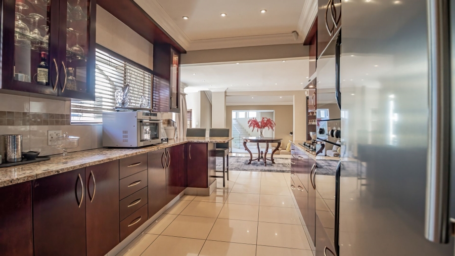 To Let 4 Bedroom Property for Rent in Bedfordview Gauteng