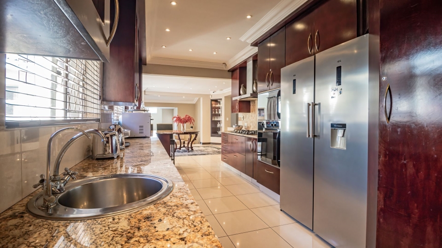 To Let 4 Bedroom Property for Rent in Bedfordview Gauteng