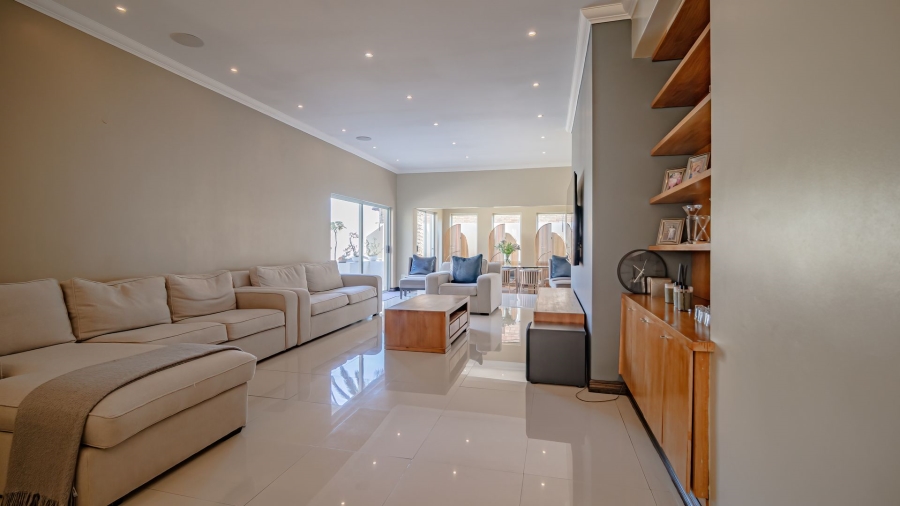 To Let 4 Bedroom Property for Rent in Bedfordview Gauteng
