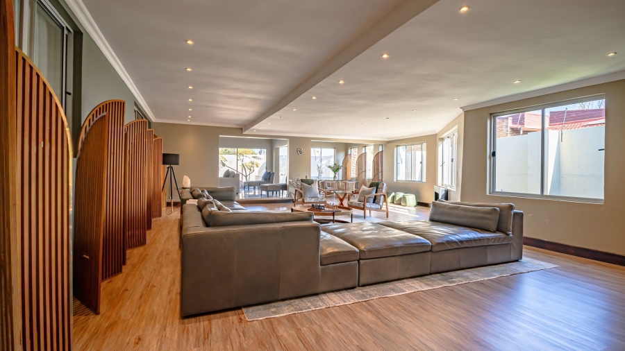 To Let 4 Bedroom Property for Rent in Bedfordview Gauteng