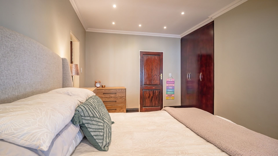 To Let 4 Bedroom Property for Rent in Bedfordview Gauteng